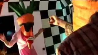 The Radioactive Chicken Heads - Barry Louis Polisar's I Looked Into The Mirror music video.mp4