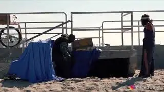Бомж выкинул Эдварда Била из Дома халабуды