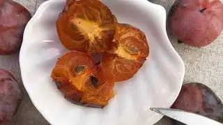 Fruit tasting. Persimmon Virginian species. November 15, 2021.