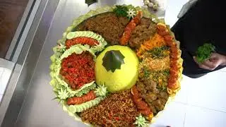 PEMBUATAN NASI TUMPENG UNTUK ACARA ULANG TAHUN