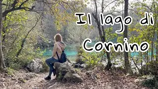 Il lago di Cornino e il centro visite della Riserva Naturale
