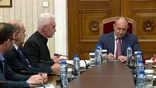 АТАКА на среща с Радев - Трябва да се направи проверка на ИНФО-ОБСЛУЖВАНЕ!