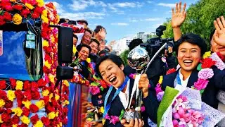 North Korean women's team is welcomed by the Pyongyang people.