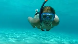 DIVER GIRLS in BIKINIS!