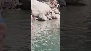 когда не симпатичная подруга фоткает симпатичную подругу пол часа, а не симпатичную фоткают 5 минут