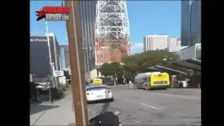 Black Guy Outruns 3 Police Officers!