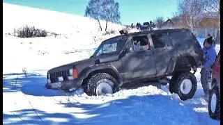 Маршрут не для слабаков, или стандарту тут не место.  Нивы и Jeep Cherokee.