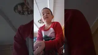 Я заметил видео Фокси калаев А то что он дома