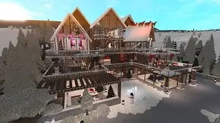 TOURING MY $1 MILLION WINTER CHRISTMAS MANSION IN BLOXBURG