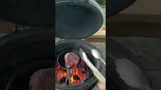 Rocking Steak in Cast Iron Skillet! The Big Green Egg Participates.