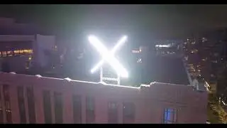 Elon Musk e la grande X sulla sede di San Francisco: spettacolare