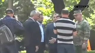 Зеленский толкнул Полторака