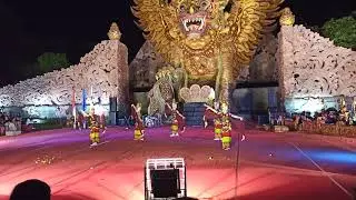 7 row dances of Jaran Dawuk, an unforgettable traditional charm that you must watch