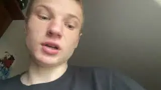 Помидоры на подоконнике 😂😂😂 у вас также ? 