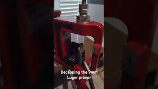 Decapping the 9mm Luger primer