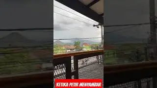 KILATAN PETIR MENYAMBAR