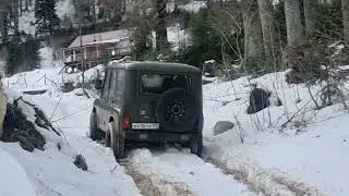 УАЗ В НЕБОЛЬШУЮ ГОРКУ
