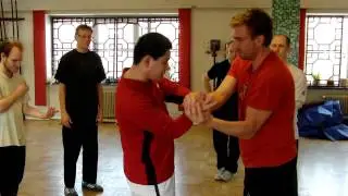 Qian Shiying - Avoiding a wrist-lock