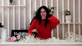 1980s Flowers Flashback: Gypsophilia, Spray Carnations & Monstera Magic