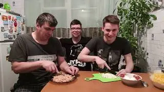 Готовим для мамы праздничный ужин.🌸 Поздравляем всех женщин с 8 Марта!🌹