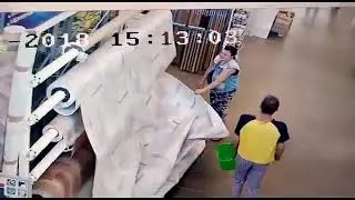 в строительном магазине