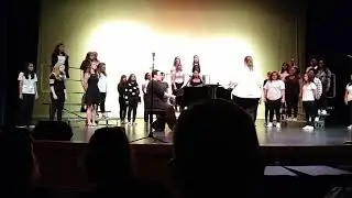 Mimi el el coro