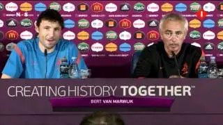 Het Nederlands elftal laatste training voor Portugal [16-6-2012]