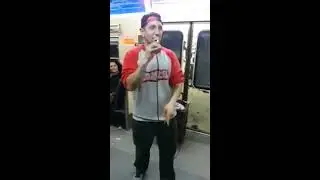 RAPERO IMPROVISANDO EN EL METRO (FREESTYLE RAP) **DIVERTIDO**