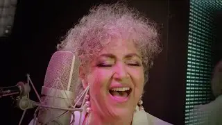 Amanda Miguel - Ámame Una Vez Más (Versión 25 Aniversario) [Video Oficial]