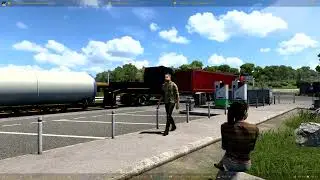 Caminhar ou ficar parado, este sabe fazer os 2