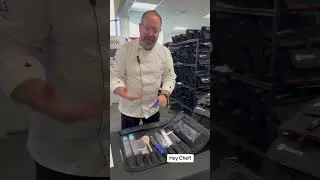 Hey chef, what’s the difference between these 2 boning knives included in one of our culinary kits?