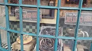 Stewed eels and Jellied eels - Diagon Alley