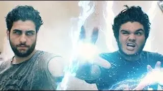 OMG LE SORCIER ELECTRIQUE VS LE SORCIER DE GLACE DANS LA VRAI VIE !! Clash Royale