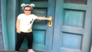 Open the door,Johanna!!!! Open the door!!!!!!!