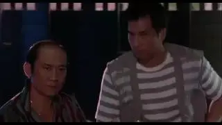 Van Damme dançando