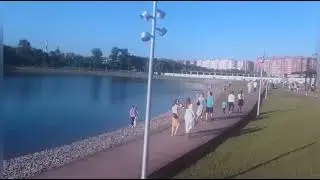 Любовь из них больше