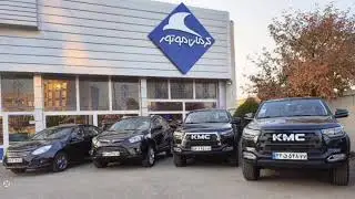 mahdi fanaei telling something about cars