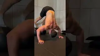How to learn to do handstand pushups?🧐 
