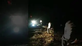 Тачка, грязь, два кирпича. 