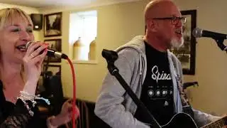 Evolution duo cover Wonderwall
