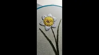 Embroidery flowers tutorial // Easy floral embroidery // Spring flowers