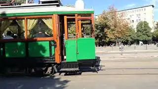 Ретро трамвай Simens №35 преминава покрай пл. Света Неделя