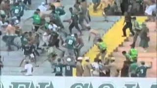 Torcedor do Goias da Voadora em Poilicial