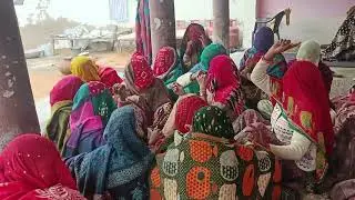 #villagelife#bhajan ऐसा dance 💃🏻 पहले कभी नहीं देखा होगा#desibhajan#youtubevideos #viralvideos