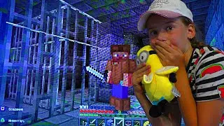 Майнкрафт. Нашла подземную тюрьму! Minecraft.Found an underground prison!