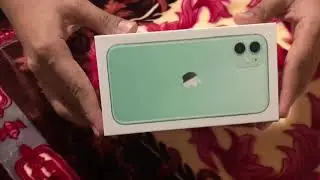 iPhone 11 unboxing green color
