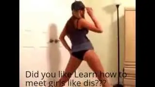 Sexy Teens shaking her ass