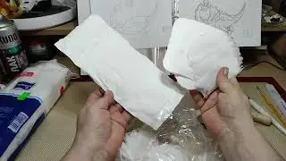 🦎Ватная игрушка  ДРАКОША МЛАДШЕНЬКИЙ   Урок 4  Вставляем лапки  Делаем валенки, мордочку