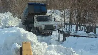 🛻🛻 Чищу площадку для снега. Гружу Газ, КАМАЗ,Shacman🛻