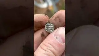 Находки вылетают на каждом шагу🔥 Селуха 16 века… Поиск с металлоискателем #коп #лес #находка